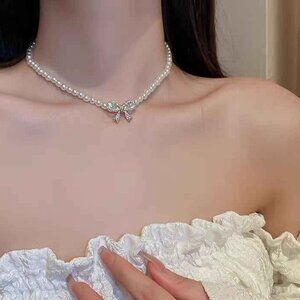 Faux Pearl Bow Choker Necklace